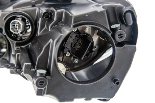 Hella Front Right Headlight Assembly 5K0941006C 009901261